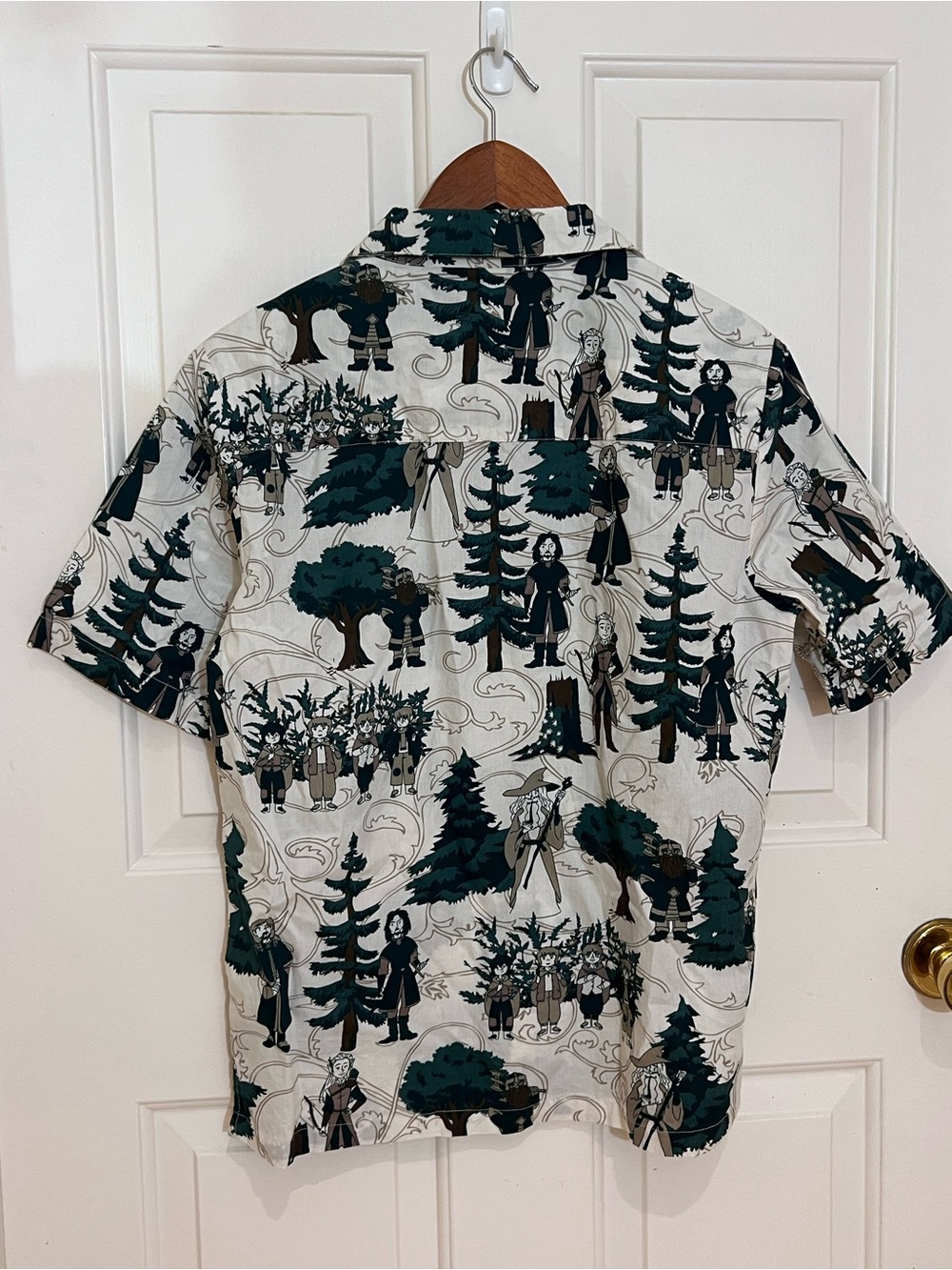 Woven Short-Sleeve Printed Blouse in Cream and Dark Green